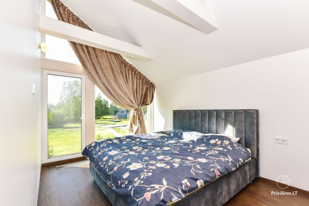 House for rent in a quiet environment right by the sea