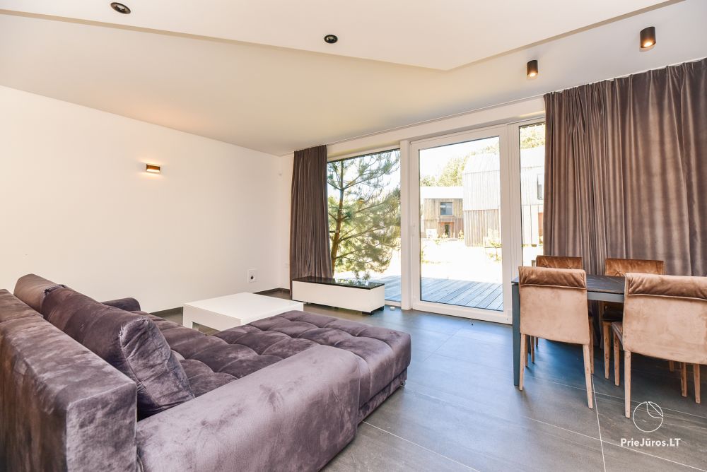 House for rent in a quiet environment right by the sea