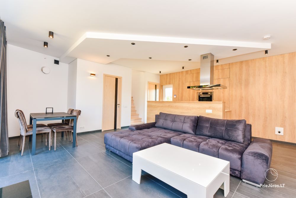House for rent in a quiet environment right by the sea