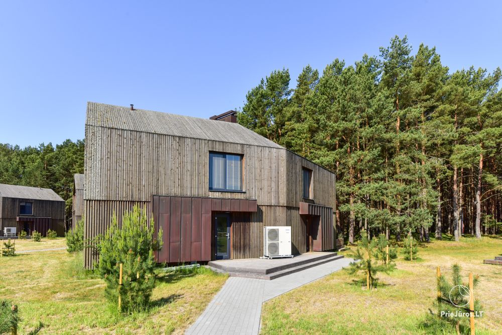 House for rent in a quiet environment right by the sea