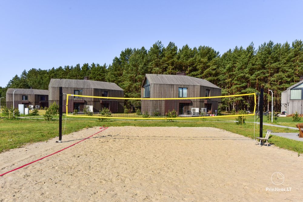 House for rent in a quiet environment right by the sea