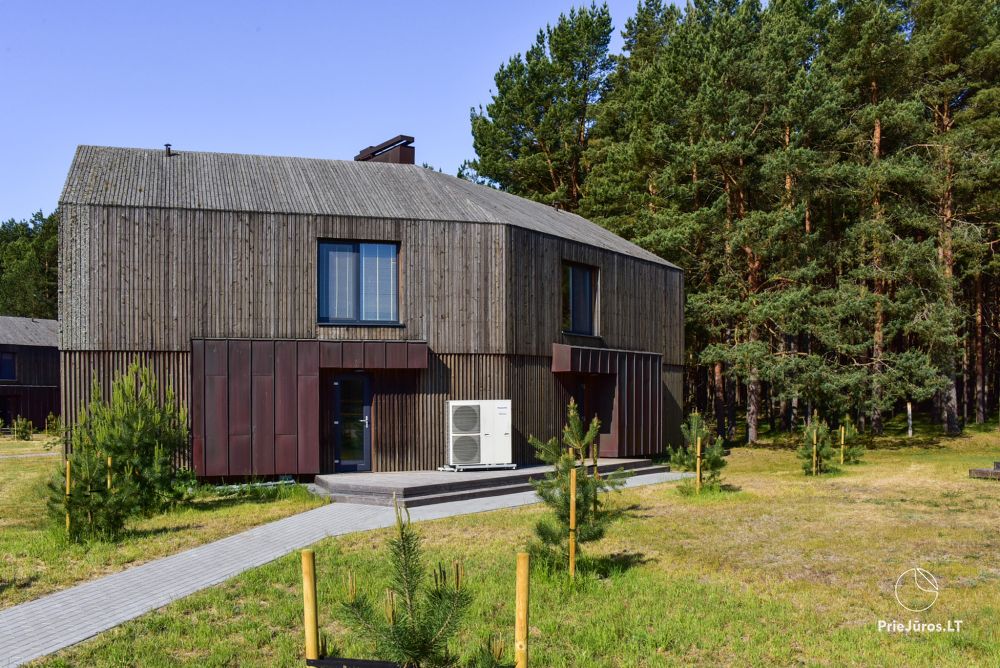 House for rent in a quiet environment right by the sea
