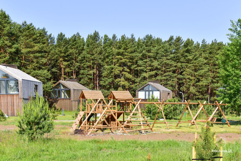 House for rent in a quiet environment right by the sea