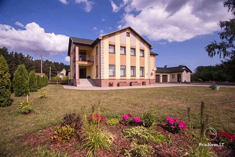 Dom NeiļuNams