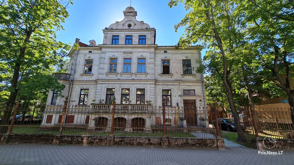 Przestronny, niedawno odnowiony apartament z 4 sypialniami w zabytkowej willi w Lipawie - 1