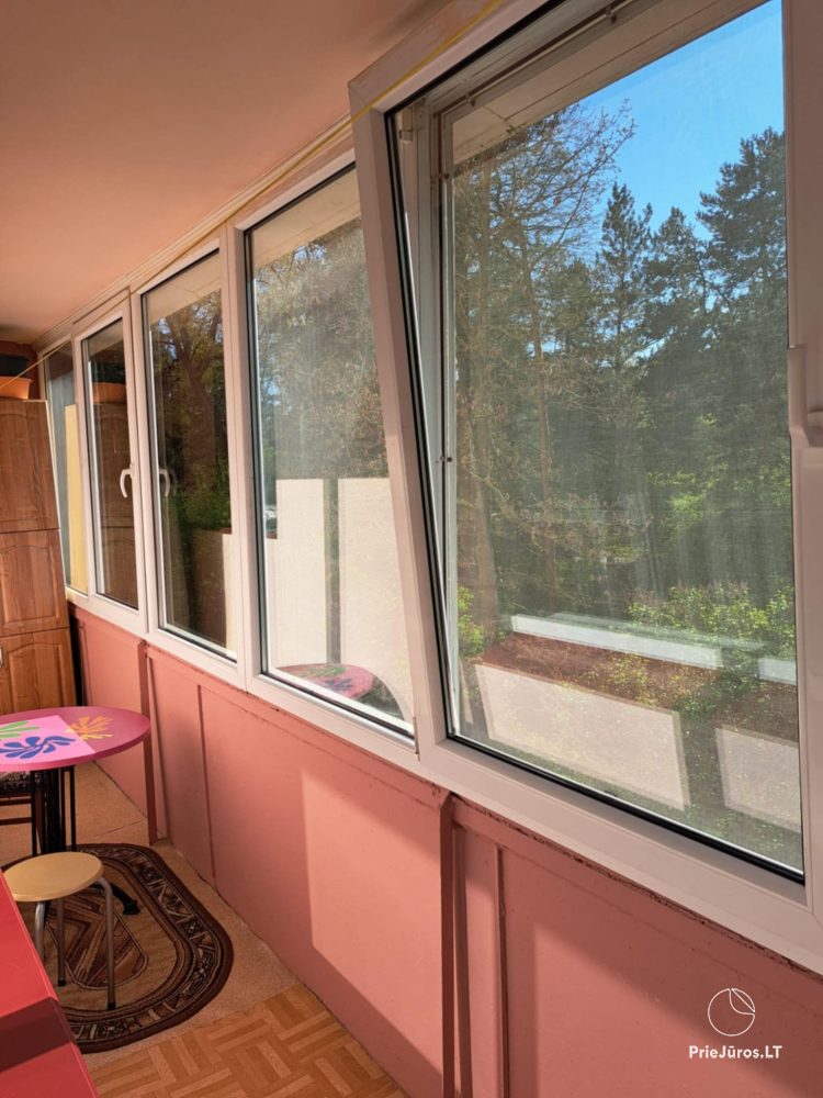 One-room apartment by the sea on the first line