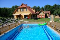 "Villa Vanilla" - modernly furnished rooms with all amenities for rent in Karkle. 2 swimming pools, just 250 meters to the sea!