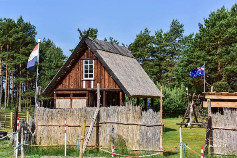 Ort für Urlaub 100 m zu den Dünen MIKJĀŅU SĒTA: Ferienhäuser auf dem Campingplatz