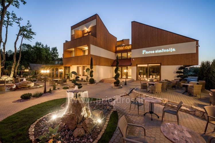 Guest house Floros simfonija near the sea (400m), in the center