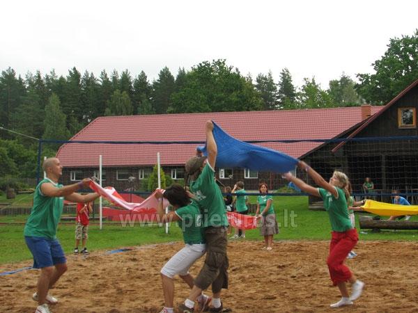 Sport-Spiele und Camps im Gastehaus Vecmuiza