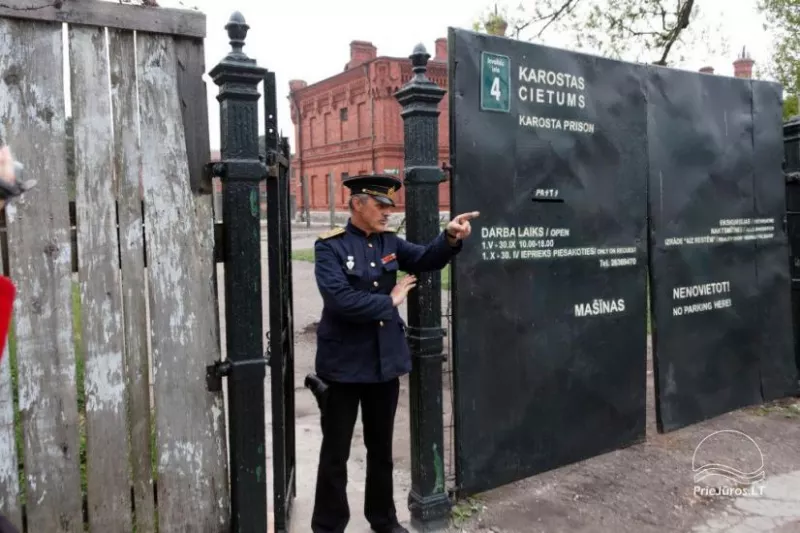 Excursions to Karuosta prison, accommodation, extreme night